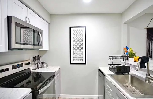 West Arlington Apartment | Cozy Retreat Near Attractions!