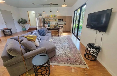 Aptos House | Cozy retreat near woods and sea