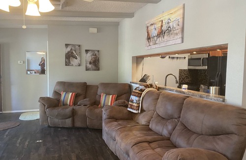 Alto Condo | Cozy retreat nestled in the pines, close to outdoor activities, Spencer Theater!