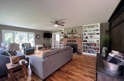 Trail Cabin | Cozy retreat on 3 acres near Lost Creek Lake. Pet Friendly