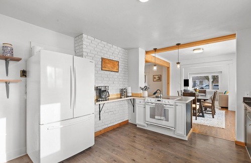 Rose Park House | Cozy Retreat on Blaine St. w/AC