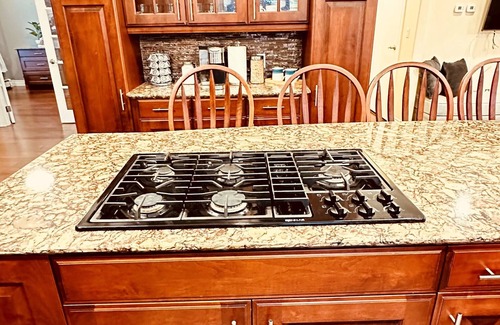 Greater Napanee House | Cozy Retreat On The Eastside Estate (10 Guest)