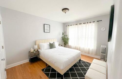 West Ridge Apartment | Cozy Retreat, Prime Location Near Loyola & Beach!