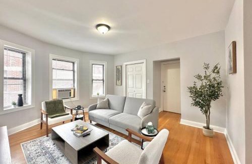 West Ridge Apartment | Cozy Retreat, Prime Location Near Loyola & Beach!