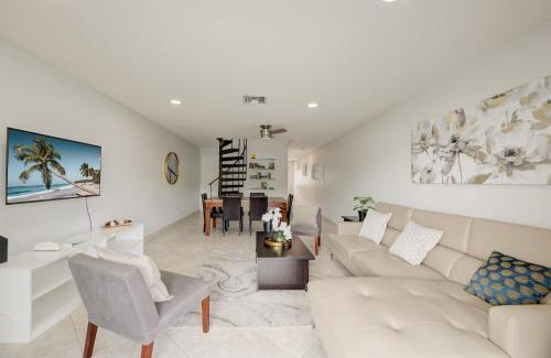 Coral Ridge House | Cozy Retreat