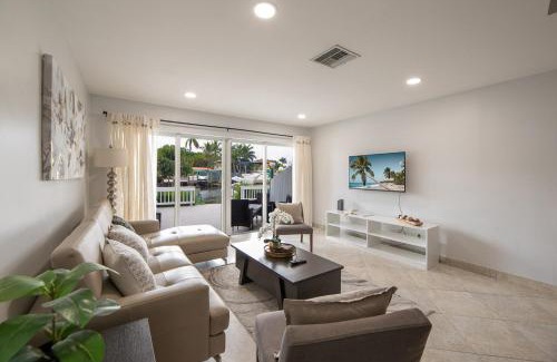 Coral Ridge House | Cozy Retreat