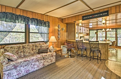 Garrison Cottage | Cozy Retreat w/Fire Pit < 1 Mi to Mille Lacs Lake