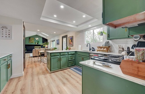 Centennial House | Cozy Retreat with Room to Roam - 3 Living Areas