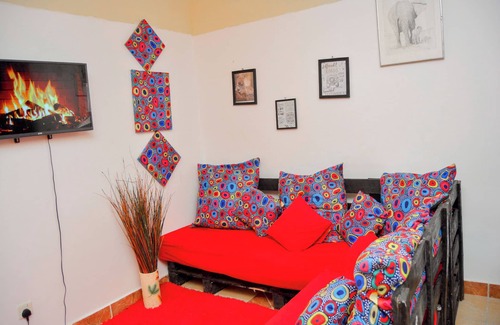 Ukunda Apartment | Cozy Retreat with Unique Decor Close to Center, Beach, and Restaurants