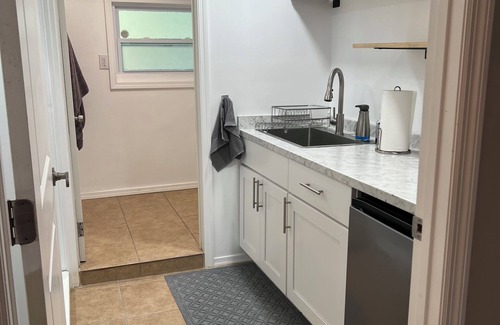 Dunedin House | Cozy Retreat within walking distance to Downtown Dunedin