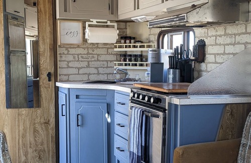 Foothills House | Cozy Retro Camper - Enjoy the Cool Arizona Weather