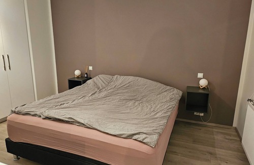 Hliðar Apartment | Cozy Reykjavik apartment, free parking and close to downtown.