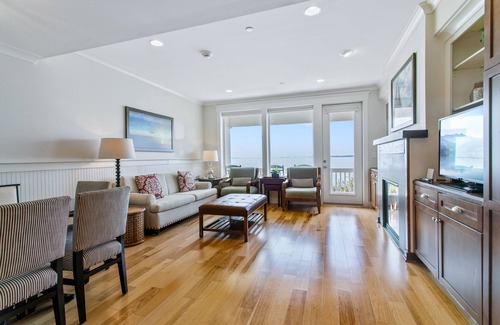 Kingsmill Cottage | Cozy River 3 Bedroom Family Cottages