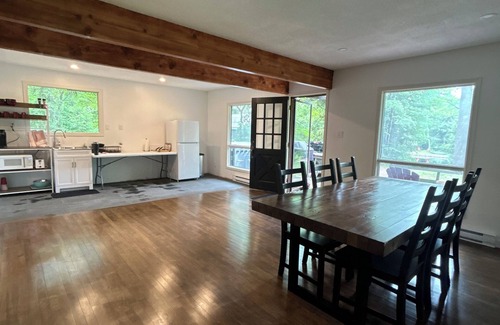 Bracebridge Cabin | Cozy River Side Cabin