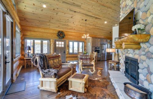 Buena Vista House | Cozy Riverfront Cabin about 1 Mi To Buena Vista