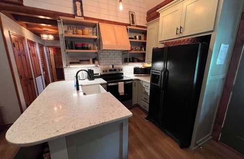 Fayetteville Cabin | Cozy, Riverfront ENTIRE Cabin