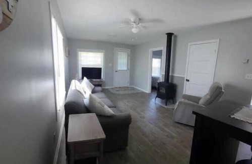 Indian River House | Cozy Riverfront Getaway 1BR + Sleeper Sofa