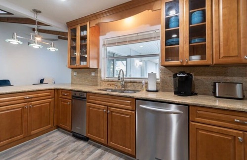 Villa De Palmas House | Cozy Riverfront Home with Pool