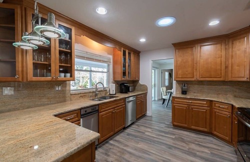 Villa De Palmas House | Cozy Riverfront Home with Pool