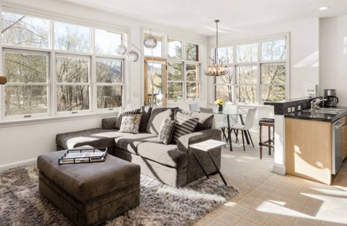Basalt Condo | Cozy Riverside Condo in Old Town Basalt