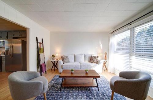 Belmont Historic District House | Cozy Riverside Cottage Fully Updated Quiet 3 beds