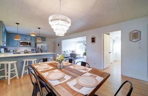 Belmont Historic District House | Cozy Riverside Cottage Fully Updated Quiet 3 beds