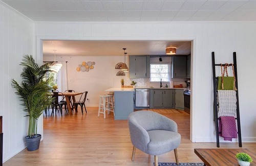 Belmont Historic District House | Cozy Riverside Cottage—Fully Updated!—Quiet—3-beds