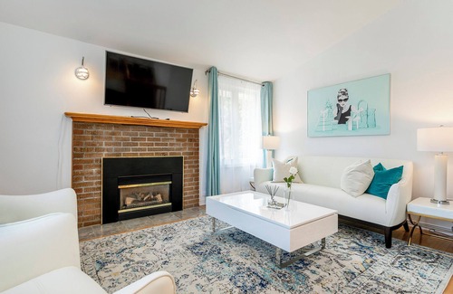 Chateauguay House | Cozy riverside home with swimming pool, 25 minutes to Montreal DT