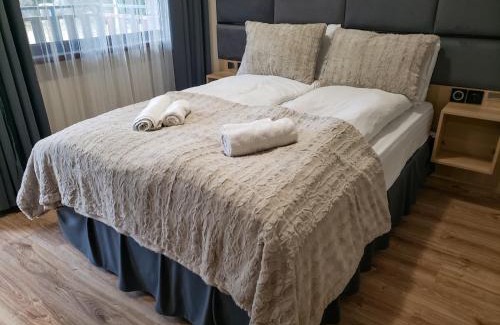 Borovets Apartment | Cozy Riverside Pine Studio E5