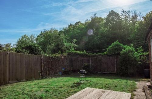 Snodland House | Cozy Riverside Retreat in Snodland