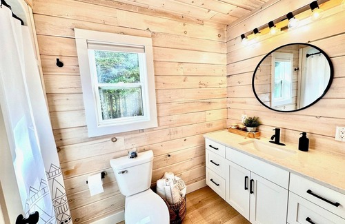 Found Mills Cottage | Cozy Riverview Cottage in Stanley Bridge - Minutes away from beaches and golf.