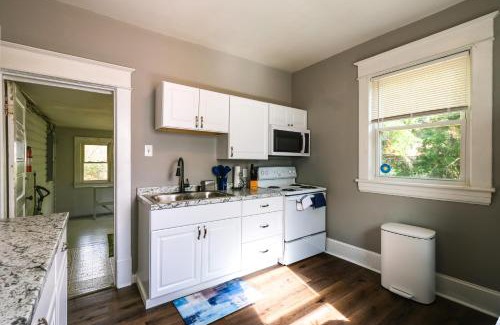 Roanoke Apartment | Cozy Roanoke Vacation Rental 2 Mi to Downtown!