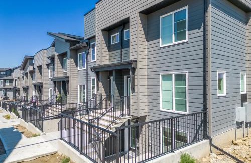 Keith Apartment | Cozy Rockland Park Unit+Parking