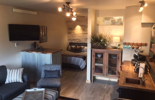 Drake Apartment | Cozy Rocky Mountain Escape Unbeatable Views