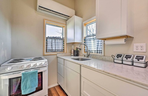 Rogers House | Cozy Rogers Home w/Patio, Near Downtown!