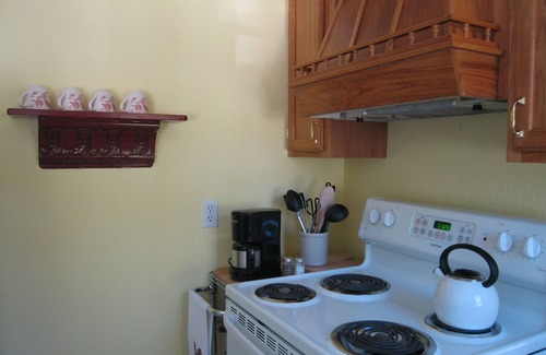 Mendocino Cottage | Cozy, Romantic Cottage just 3 minutes from the village of Mendocino!