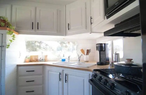 Greenville House | Cozy Romantic Secluded Private Country Chic Tiny House on 5 acre farm.