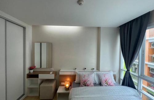 Ratchadaphisek Apartment | Cozy room at Huai Khwang close to MRT