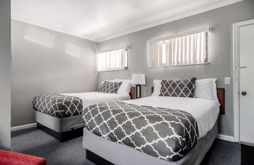 Riverview Apartment | Cozy Room for 4 Wi-Fi Private Bath