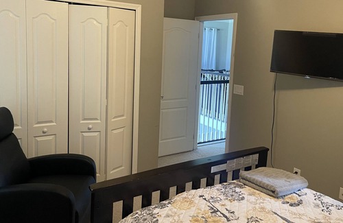 Sanford Bed & Breakfast | Cozy room for travelers in safe neighborhood