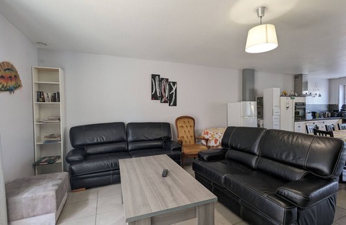 Neuvy-Saint-Sepulchre Bed & Breakfast | Cozy Room with Private Bathroom, Shared Kitchen & Terrace, Breakfast Included - Neuvy-Saint-Sépulchre