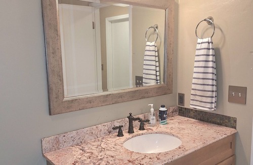 North Creek House | Cozy room in a quiet house and safe neighborhood.