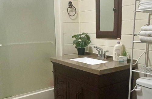 Beachcomber Bed & Breakfast | Cozy room, in a SPA environment