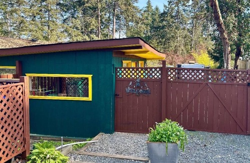 Beachcomber Bed & Breakfast | Cozy room, in a SPA environment