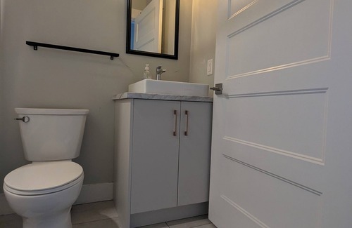 Halifax House | Cozy Room in Halifax