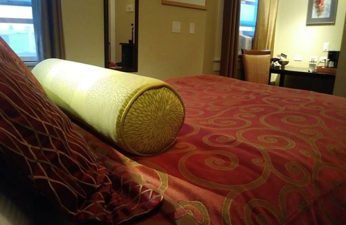 Astoria Hotel | Cozy Room in Historic Hotel w/Heated Bathroom Floor & Downtown Location