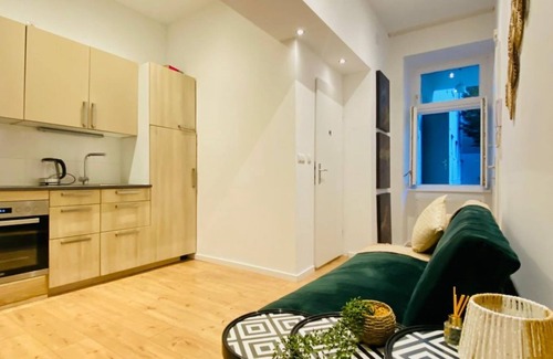 Ottakring Apartment | Cozy Room in Ottakring: Spectacular City Views