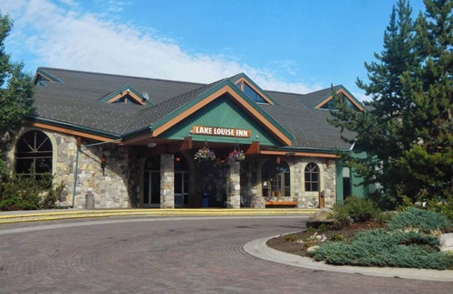 Lake Louise Apartment | Cozy Room in the Mountains | On-Site Ski Lockers!