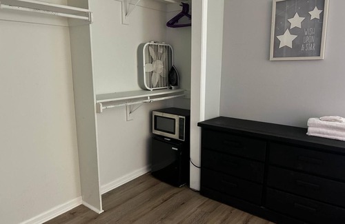 Virginia Beach House | Cozy Room Near Dam Neck Base & Beach Access