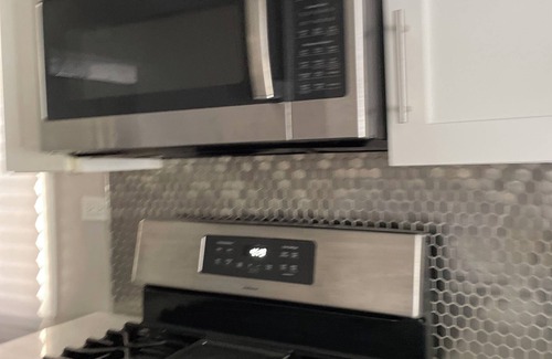 Washington Heights House | Cozy Room Near Indiana-Book Now for an Unforgettable Stay!